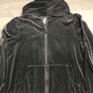 Old Navy- Ladies’ hoodie. Black. XL Petite. Zip up with 2 front pockets .